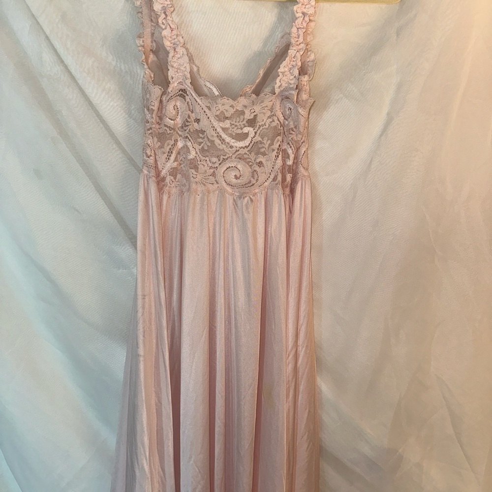 RARE Vintage - Olga blush pink nightgown with lace bust, size 32 - Picture 3 of 6